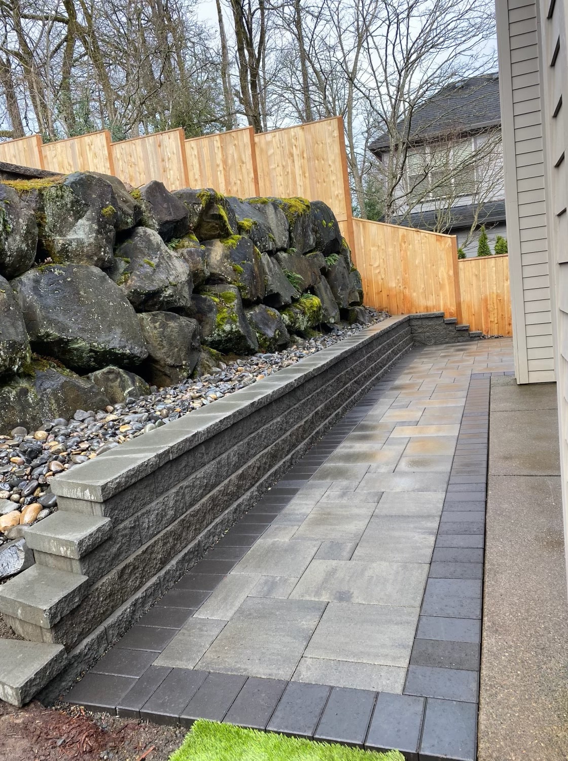 Natural stone retaining wall by Oregon Retaining Walls in Portland, OR
